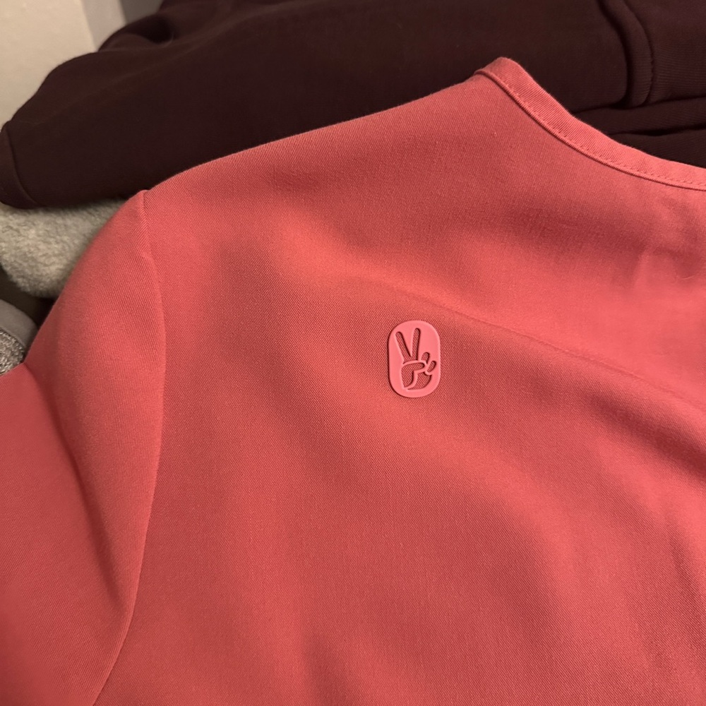 FIGS Top *breast cancer awareness edition* - Picture 3 of 3